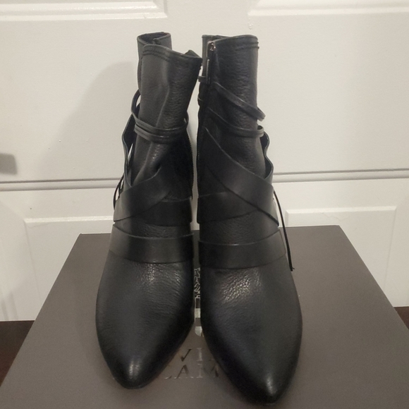 Vince camuto Black Leather Boots 8.5 NIB - Picture 3 of 7